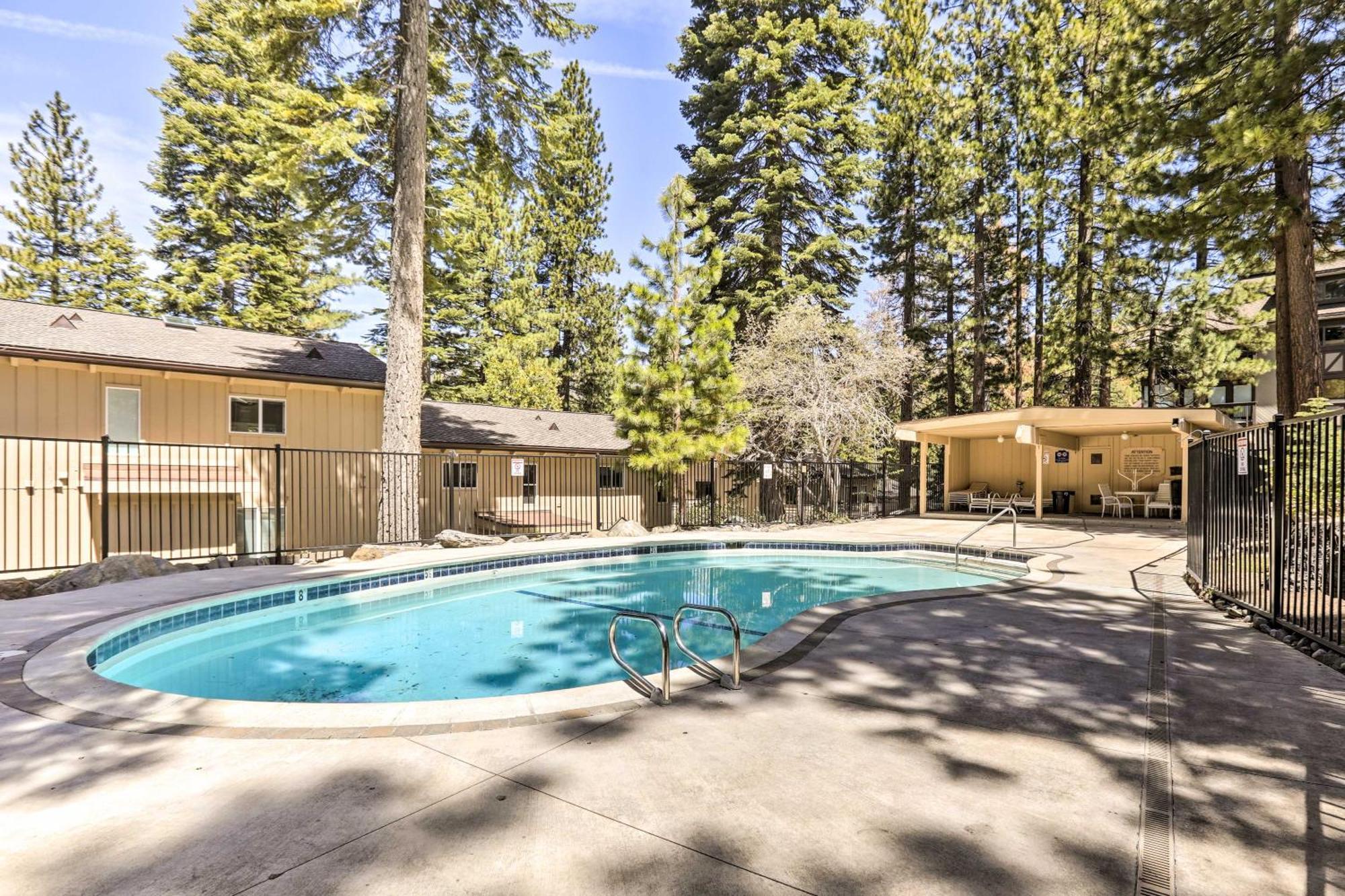 Incline Village Condo With Deck 1 Mi To Lake Tahoe Экстерьер фото