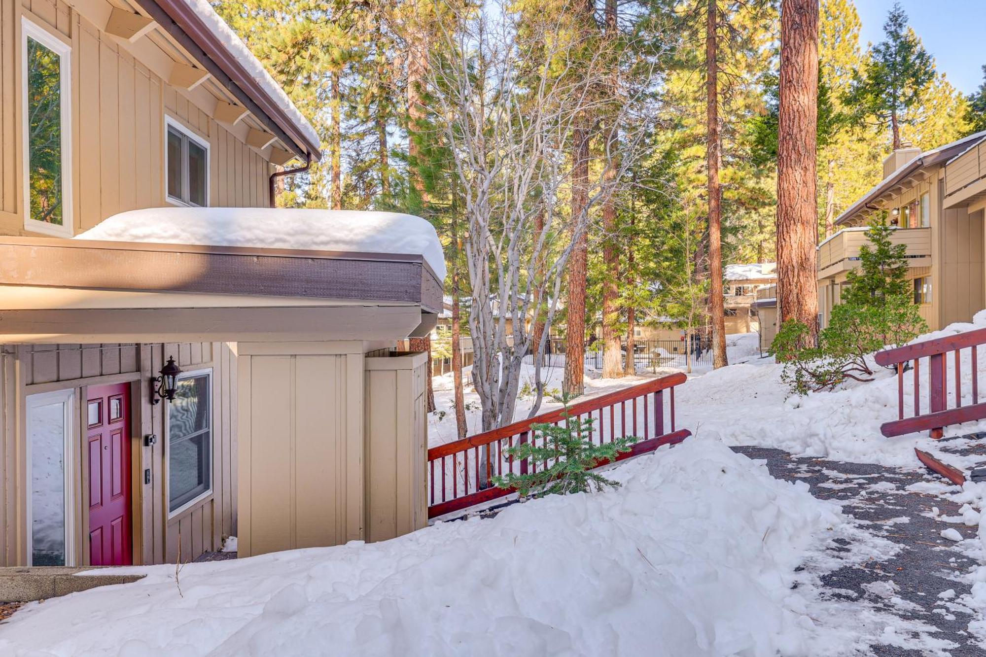 Incline Village Condo With Deck 1 Mi To Lake Tahoe Экстерьер фото