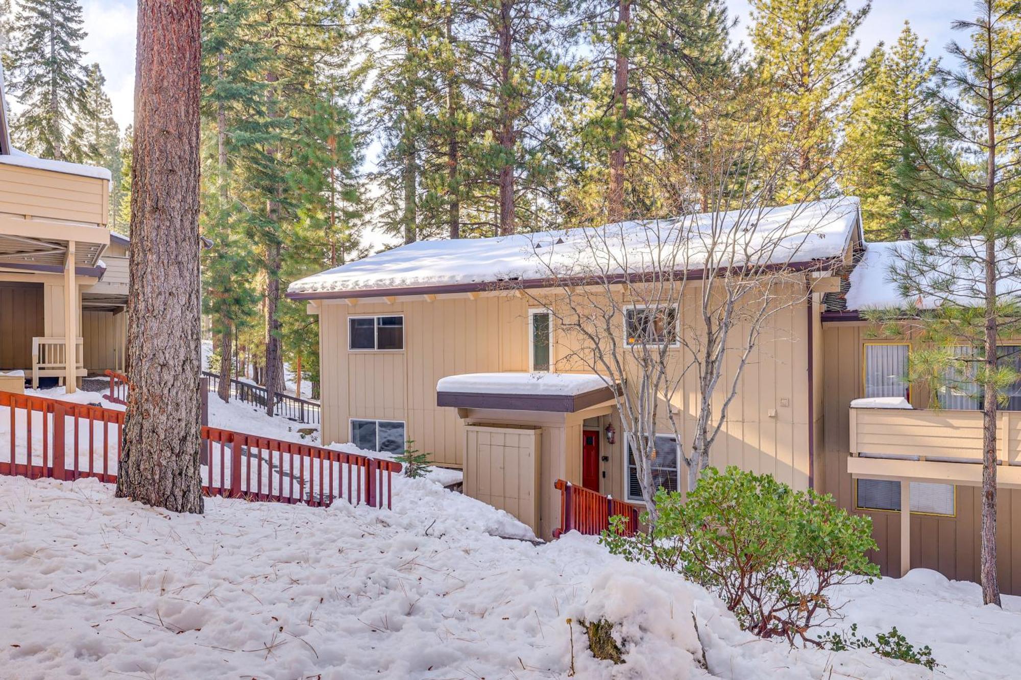 Incline Village Condo With Deck 1 Mi To Lake Tahoe Экстерьер фото